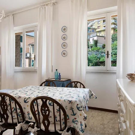 Zaffiro With Garage Appartement Rapallo